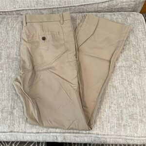 Gap Khakis Tailored Straight Fit 33x30 Khaki color #J27